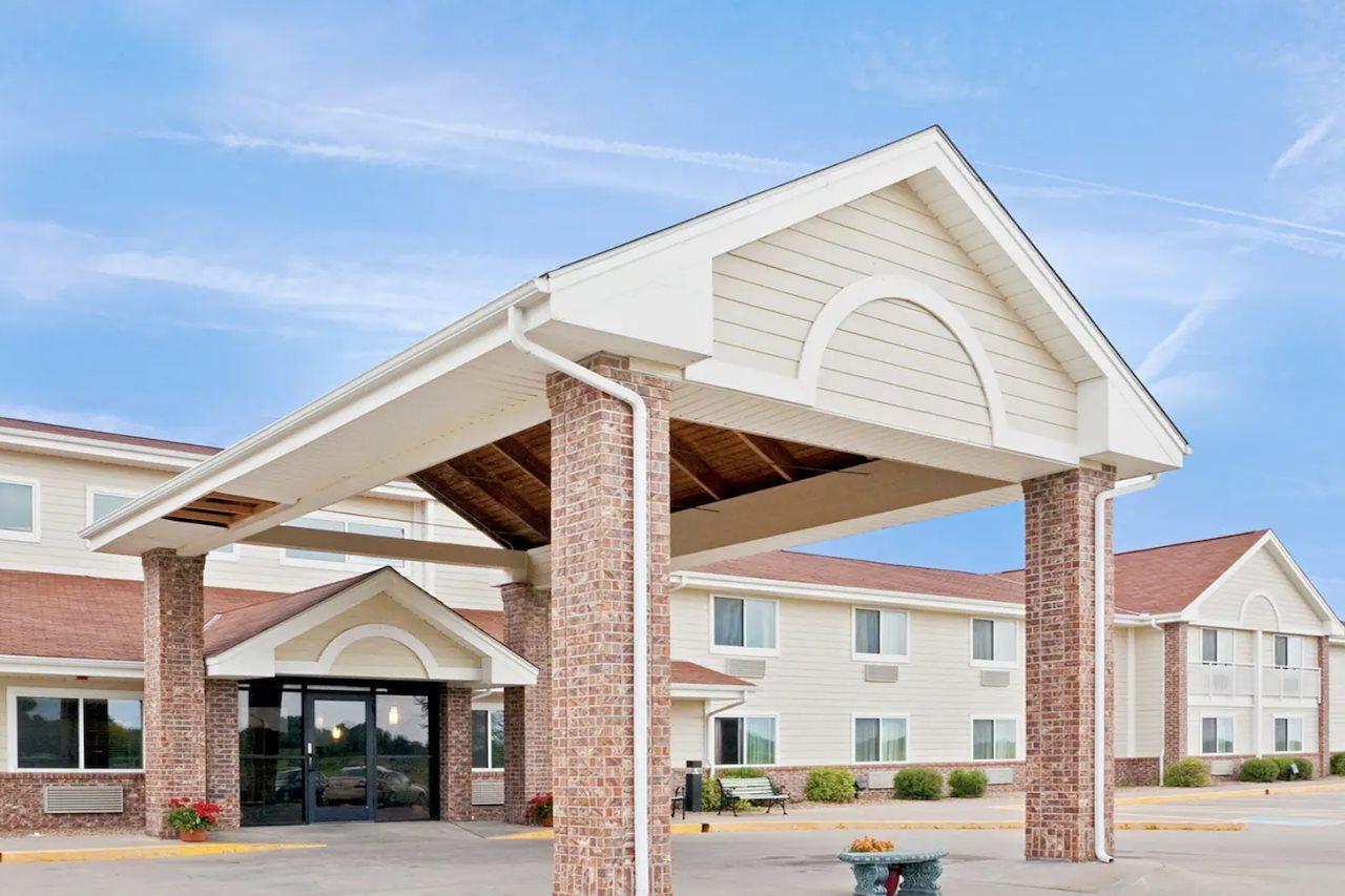 Americinn By Wyndham Oscoda Near Ausable River Exterior photo