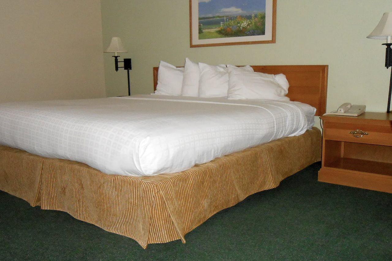 Americinn By Wyndham Oscoda Near Ausable River Exterior photo
