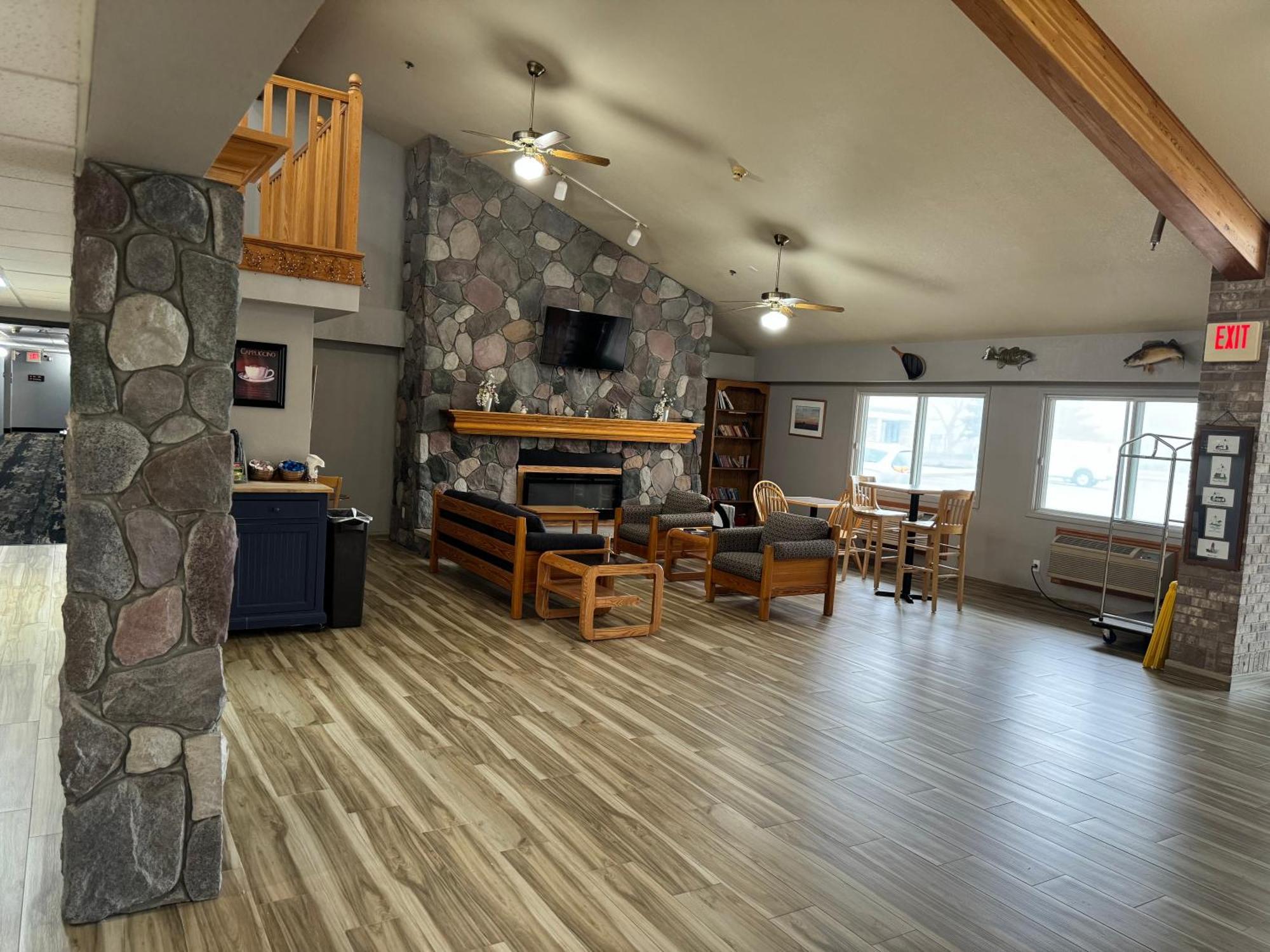 Americinn By Wyndham Oscoda Near Ausable River Exterior photo