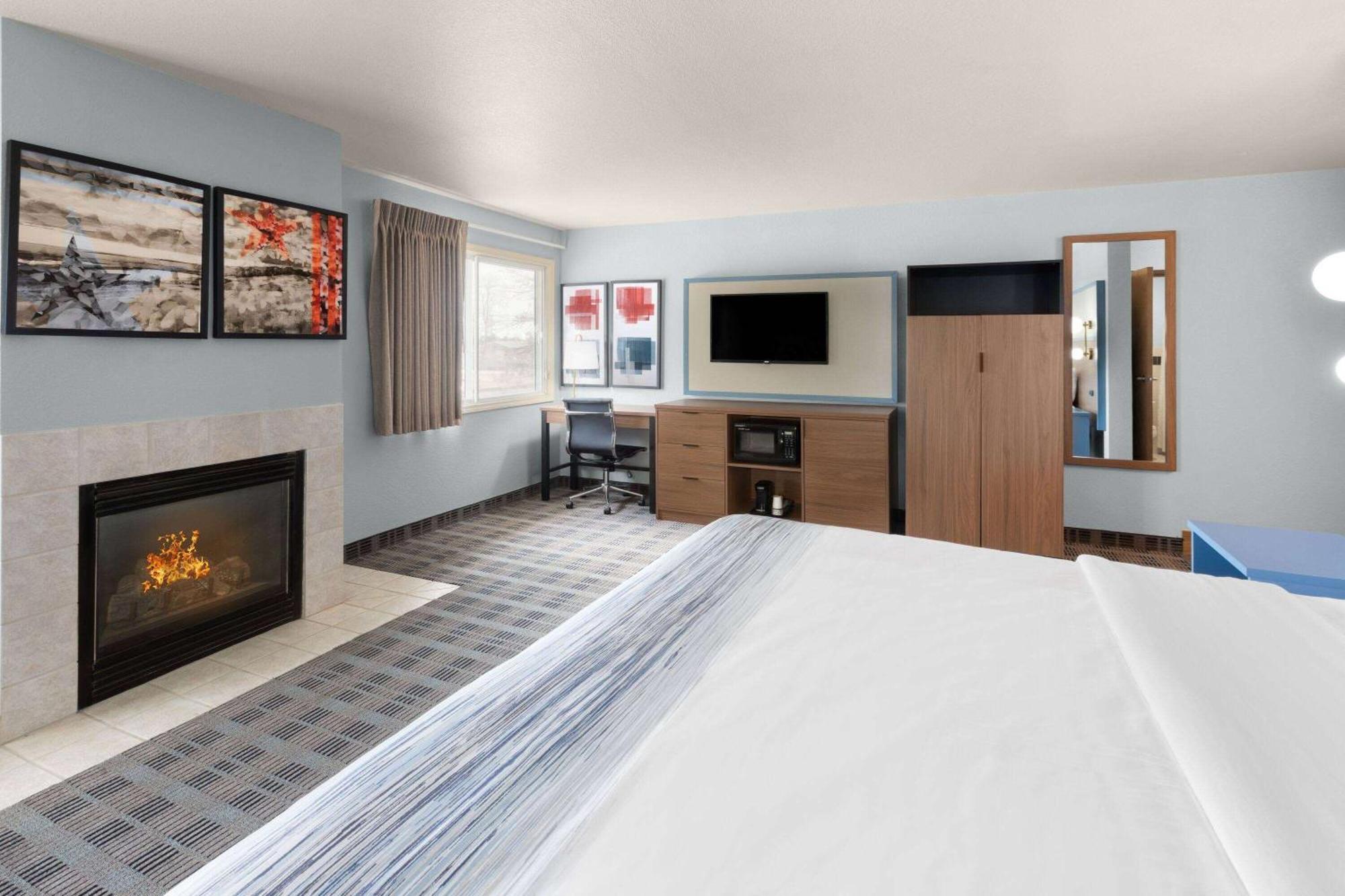 Americinn By Wyndham Oscoda Near Ausable River Exterior photo