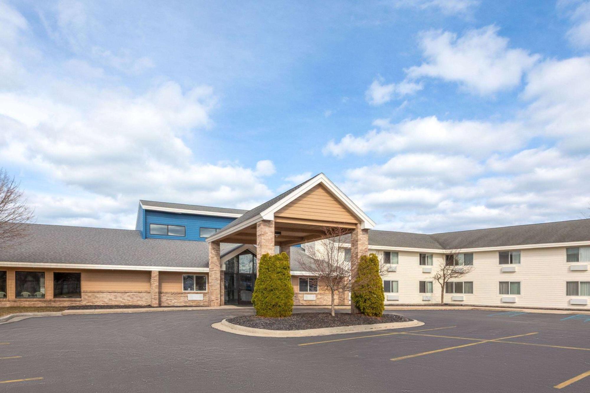 Americinn By Wyndham Oscoda Near Ausable River Exterior photo